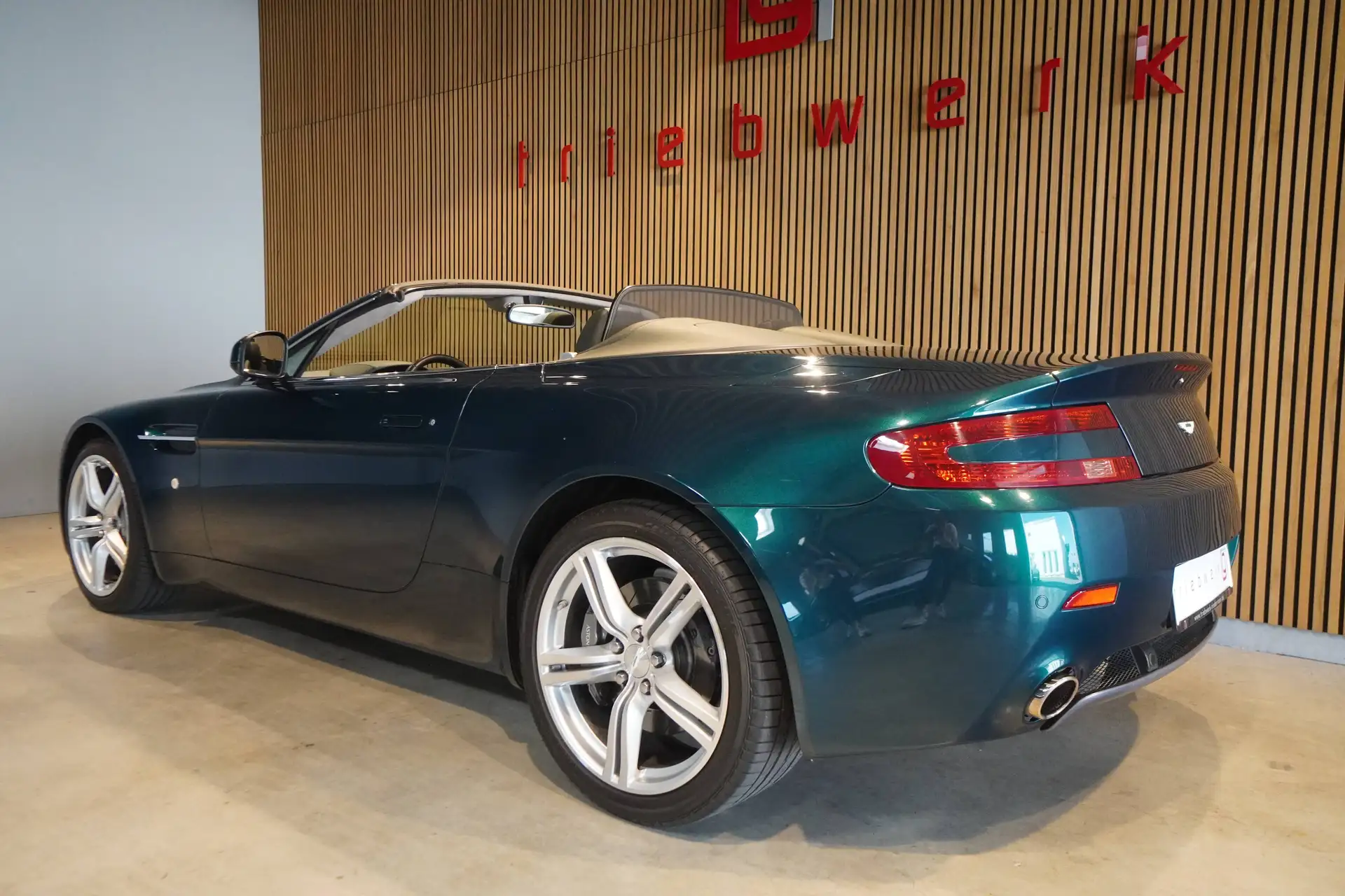 애스턴마틴 밴티지 Roadster 2011 청록 사진 3