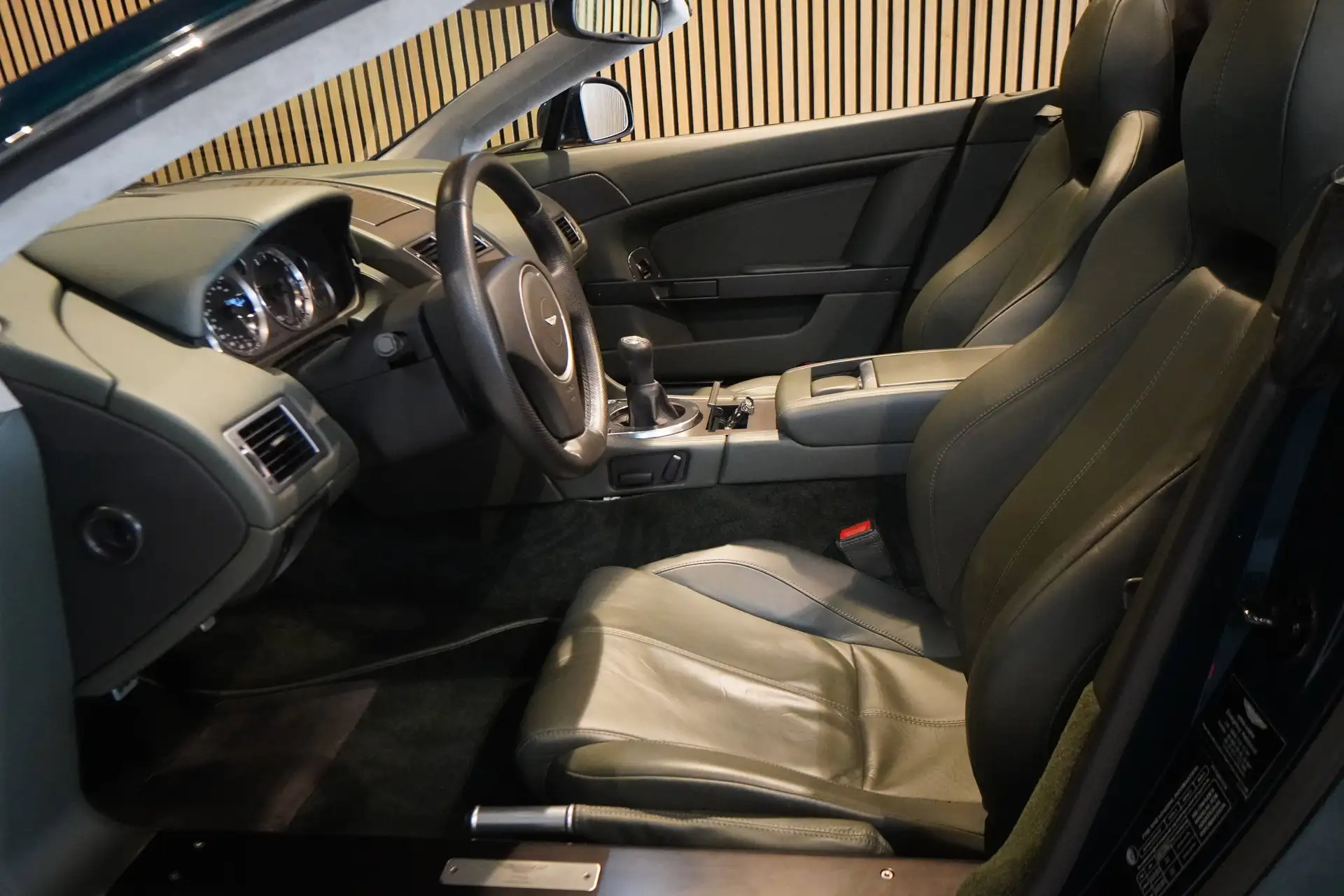 애스턴마틴 밴티지 Roadster 2011 청록 사진 6