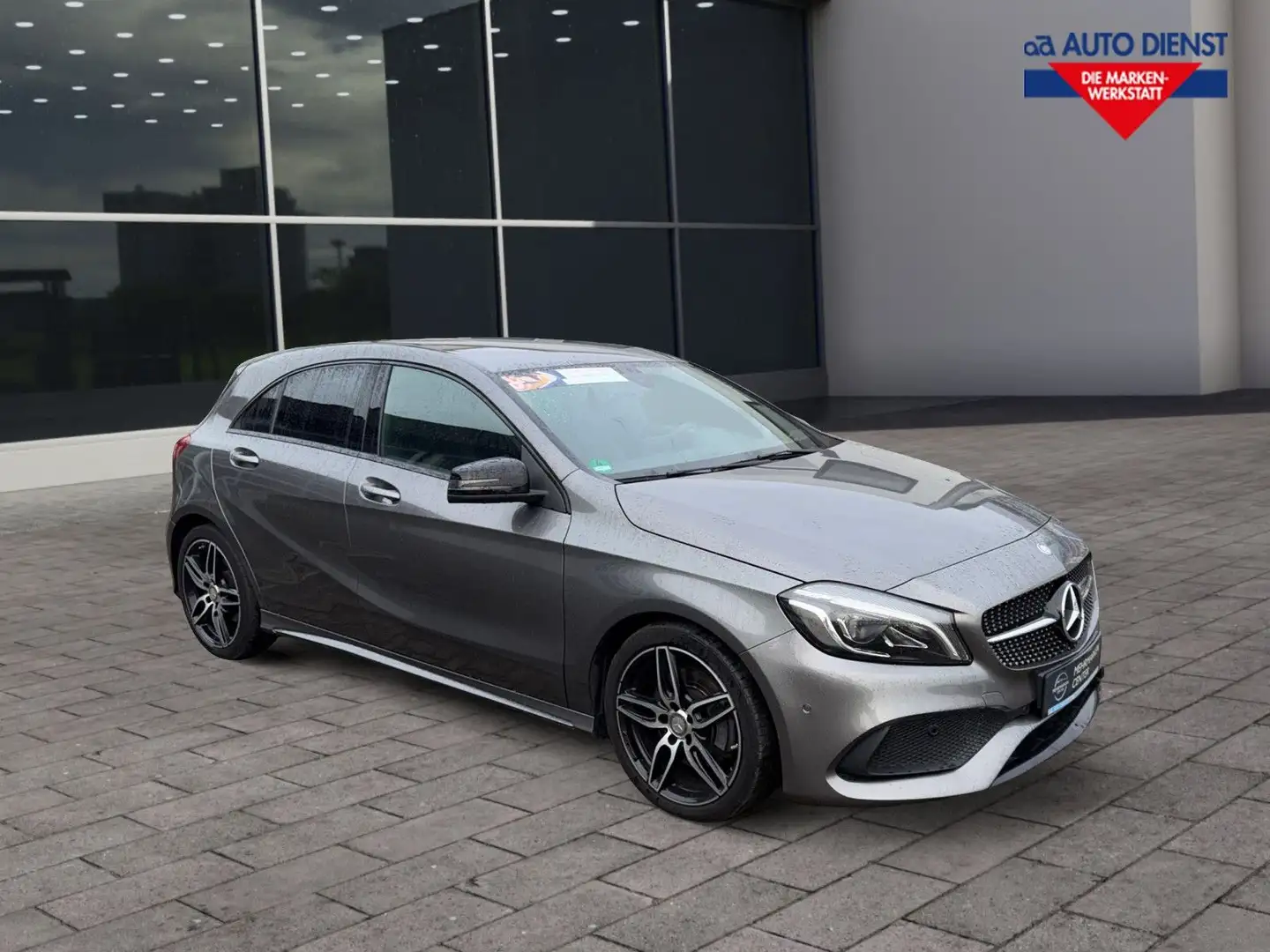 Mercedes-Benz A 250 A -Klasse A 250 BlueEfficiency Grau - 1