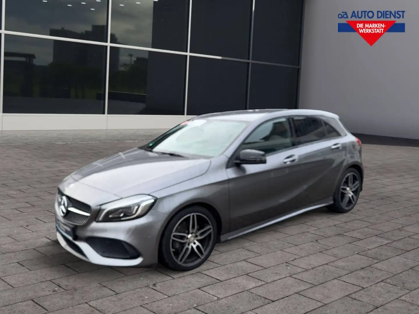 Mercedes-Benz A 250 A -Klasse A 250 BlueEfficiency Grau - 2