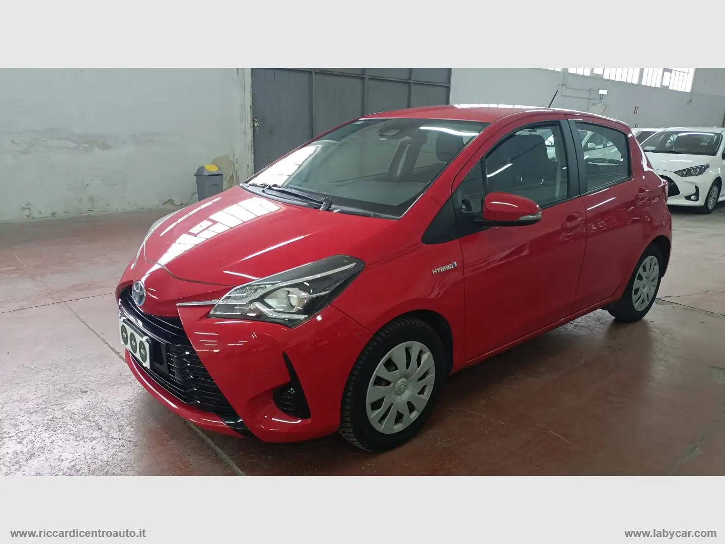 Toyota Yaris 1.5 Hybrid 5p. Active Rosso - 1