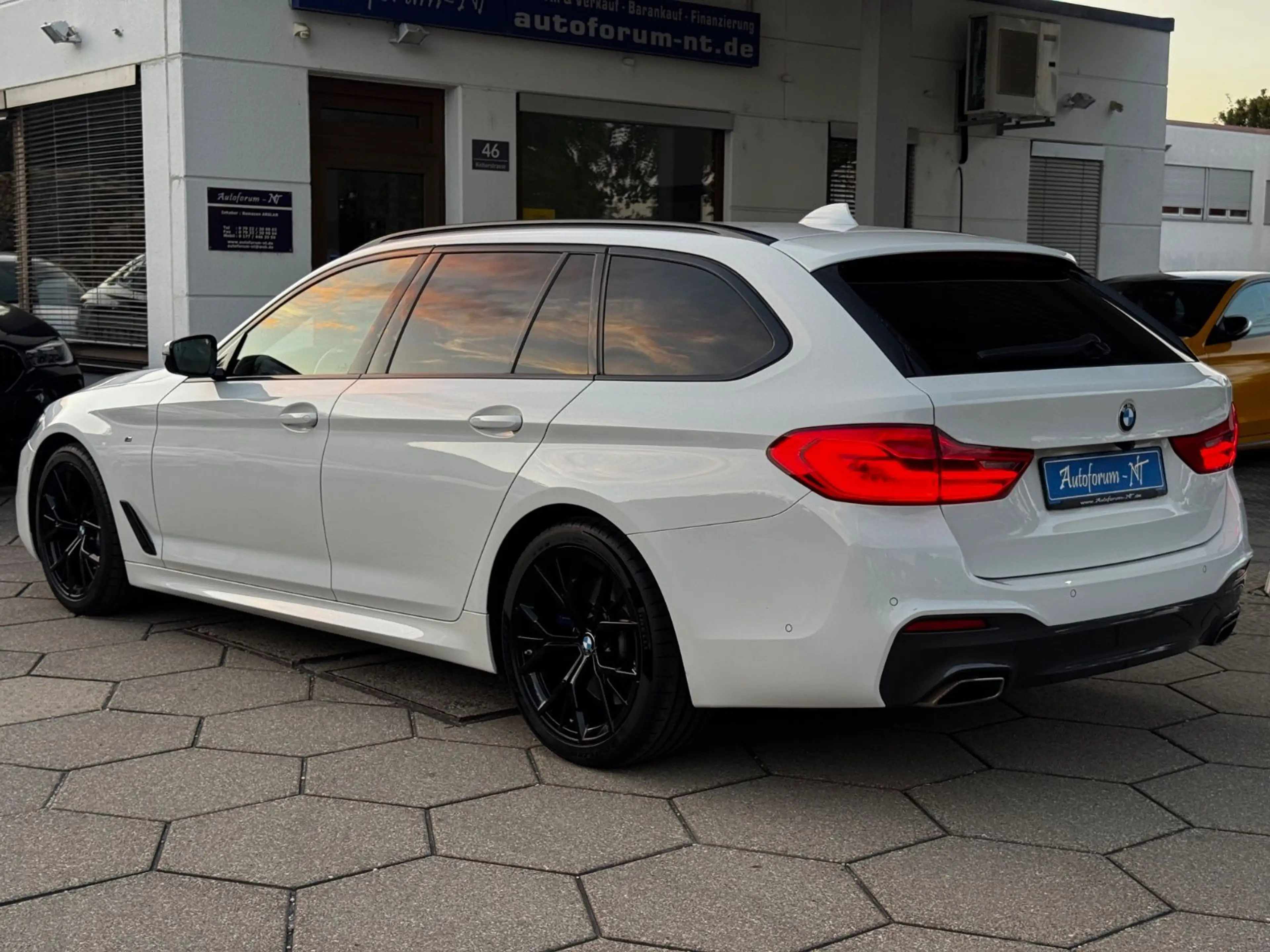 BMW 530 d M-SPORT/PANO/KEYLESS/INTEGRAL/HUD/ACC — photo 7