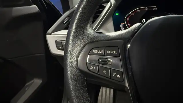 BMW 1 Series view 16
