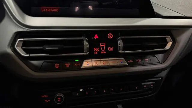 BMW 1 Series view 19
