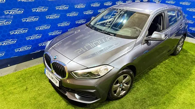 BMW 1 Series view 26