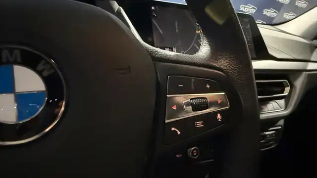 BMW 1 Series view 20