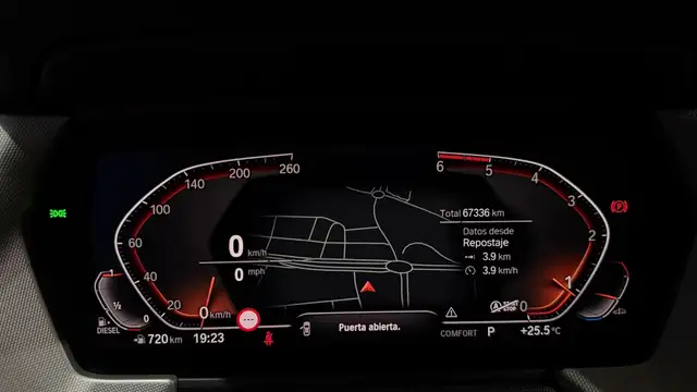 BMW 1 Series view 4