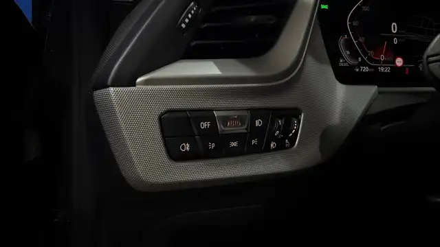 BMW 1 Series view 28