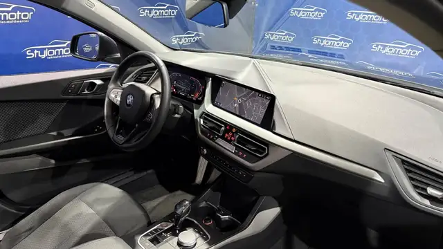 BMW 1 Series view 18