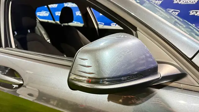 BMW 1 Series view 14