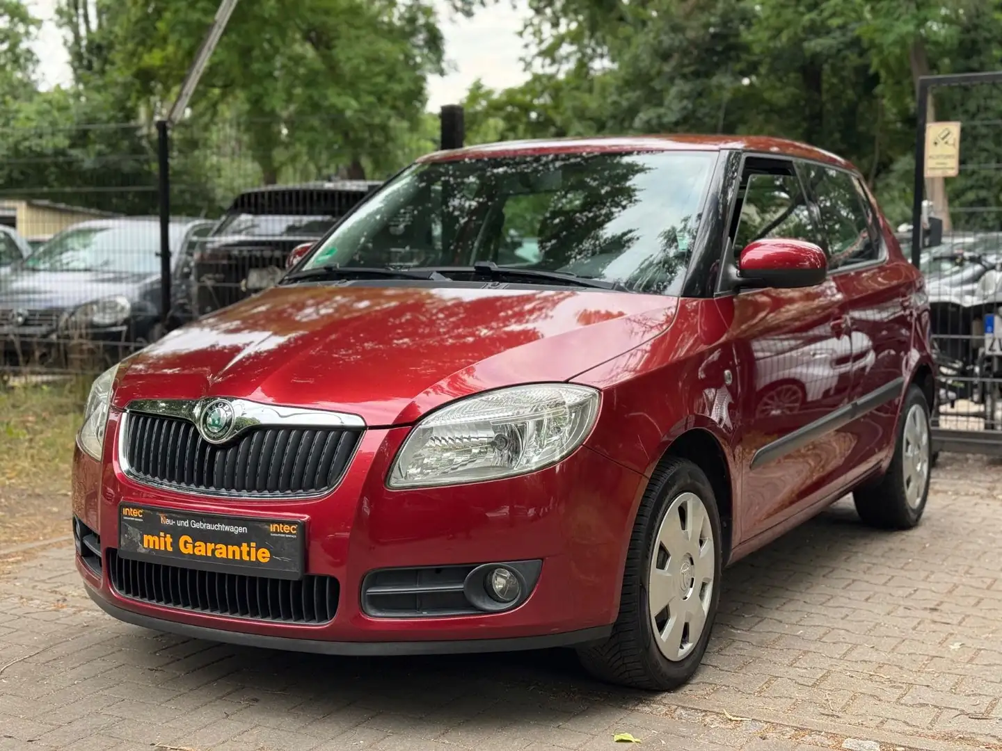 Skoda Fabia 1.2l Tüv & Service Neu 2.Hand Scheckheft Rot - 1