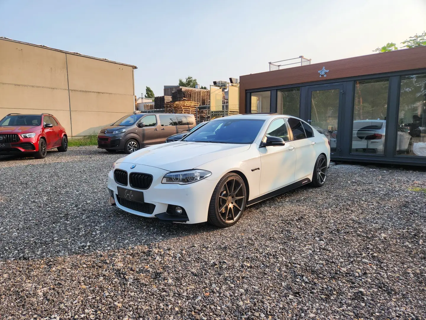 BMW 530 d M Paket Schiebedach Soft Close Head Up Blanco - 1