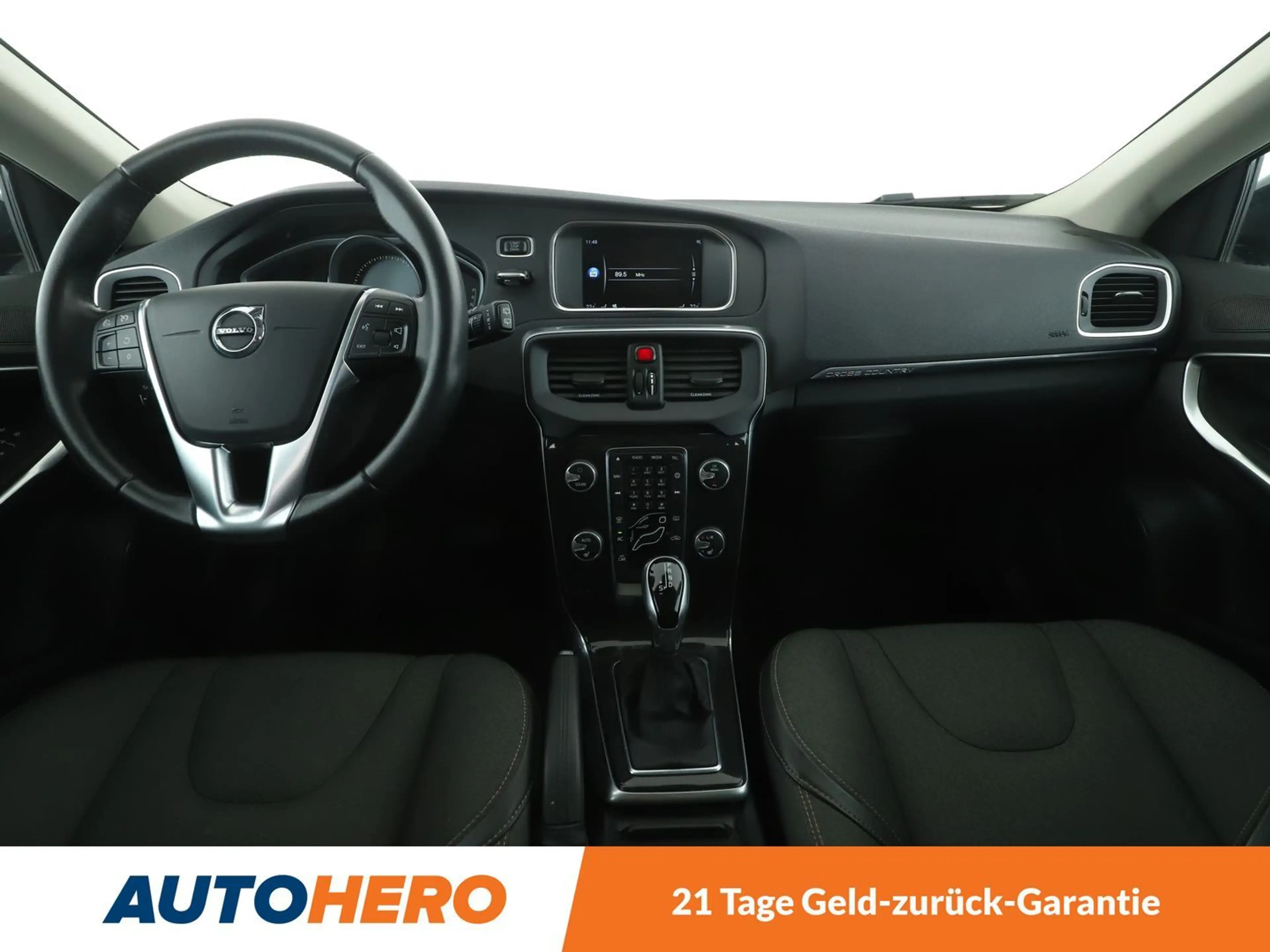 Volvo V40 Cross Country 2.0 D3 Momentum Aut.*NAVI*PDC*TEMPO*PANO*SHZ* — photo 12
