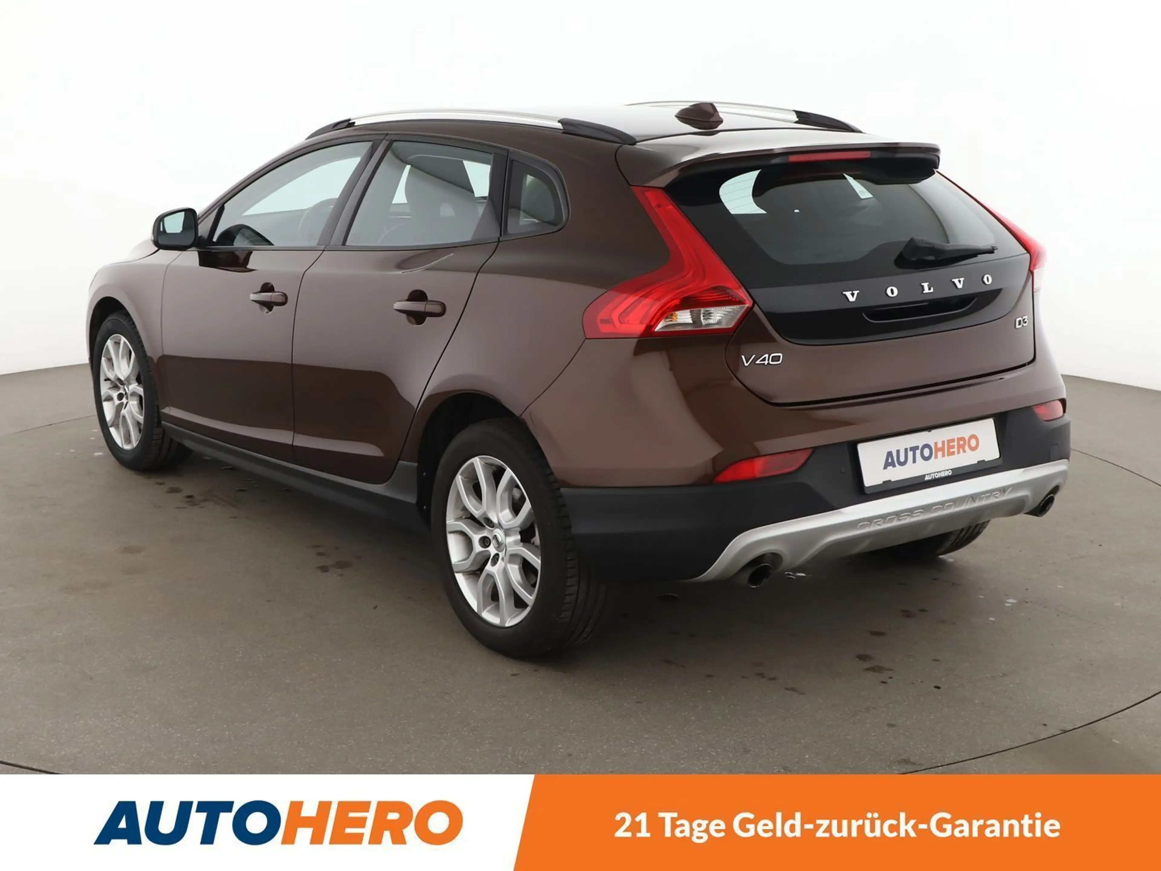 Volvo V40 Cross Country 2.0 D3 Momentum Aut.*NAVI*PDC*TEMPO*PANO*SHZ* — photo 4
