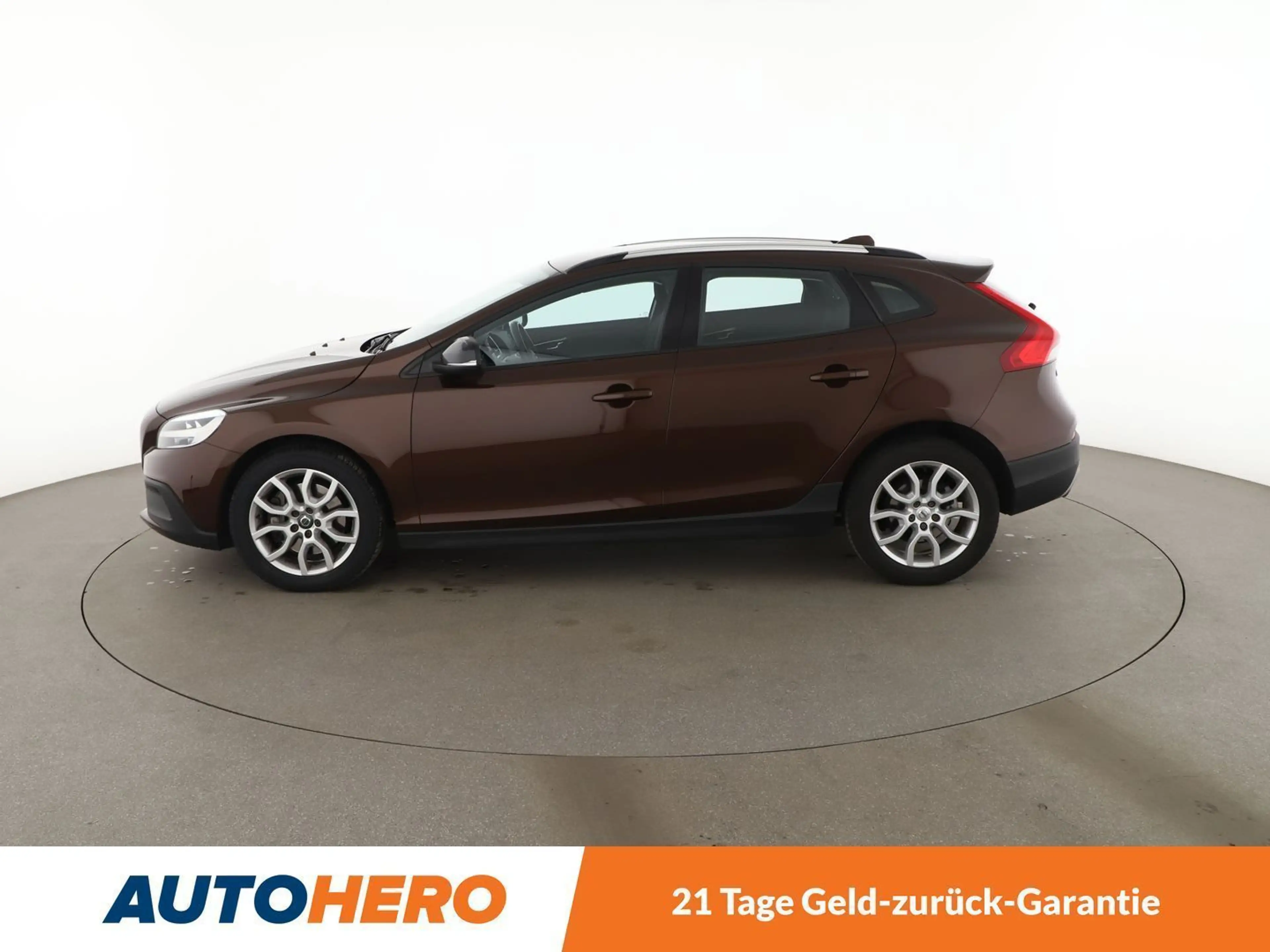 Volvo V40 Cross Country 2.0 D3 Momentum Aut.*NAVI*PDC*TEMPO*PANO*SHZ* — photo 3