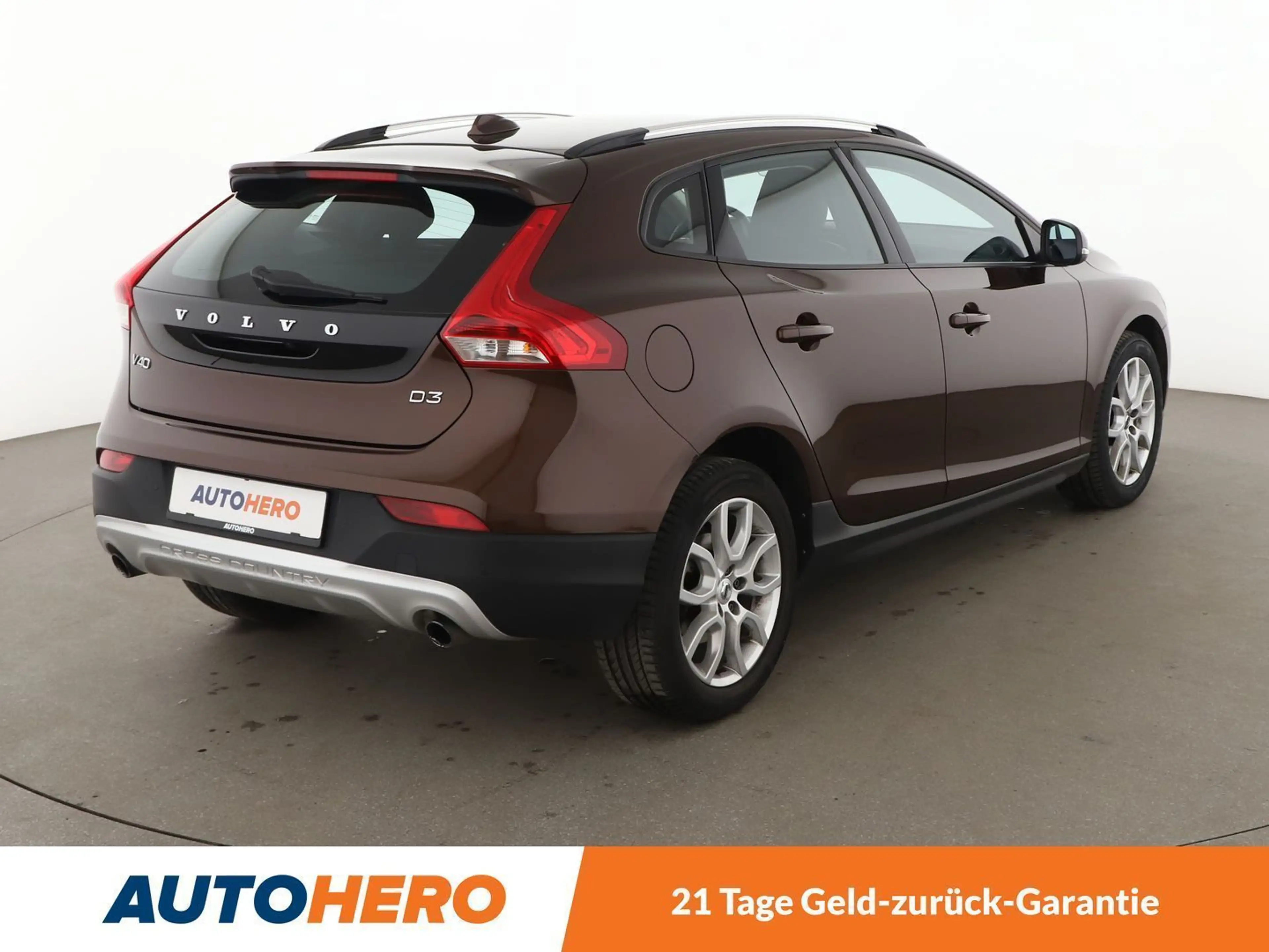 Volvo V40 Cross Country 2.0 D3 Momentum Aut.*NAVI*PDC*TEMPO*PANO*SHZ* — photo 6