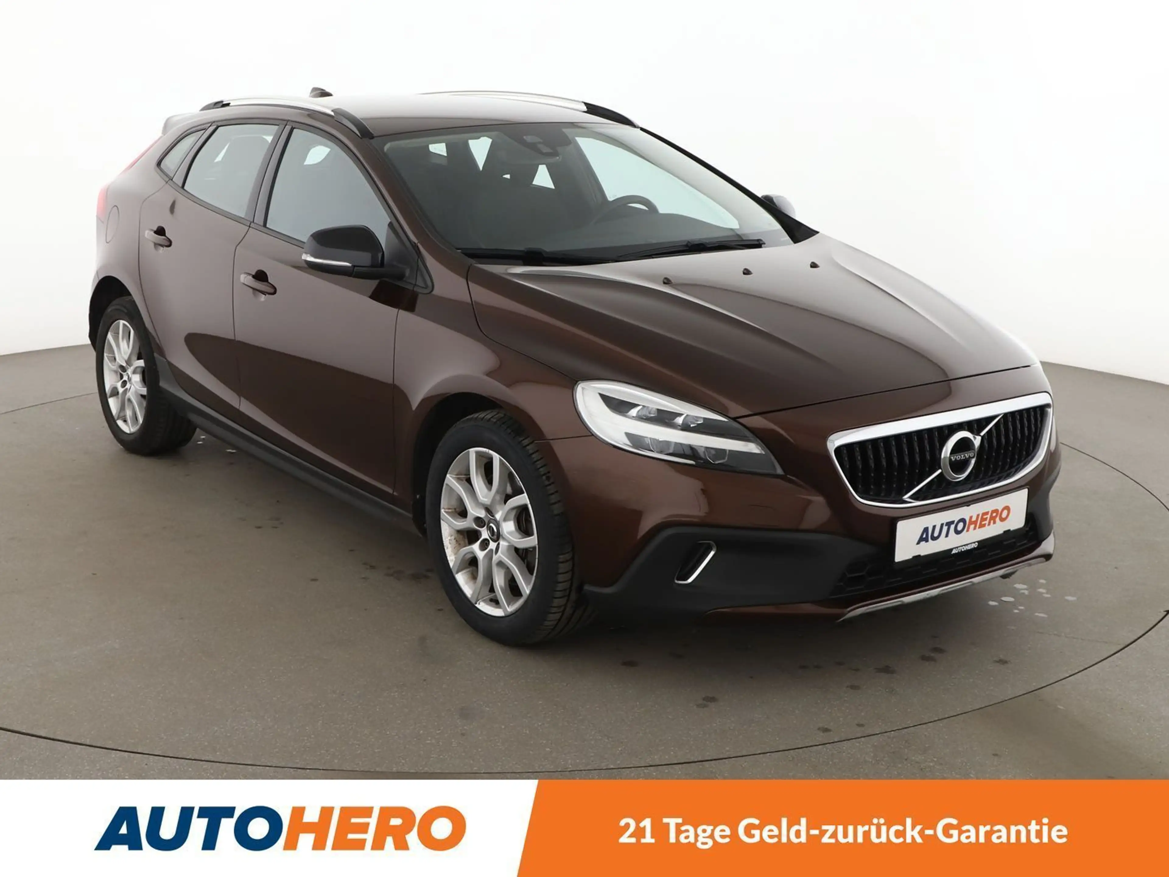 Volvo V40 Cross Country 2.0 D3 Momentum Aut.*NAVI*PDC*TEMPO*PANO*SHZ* — photo 8