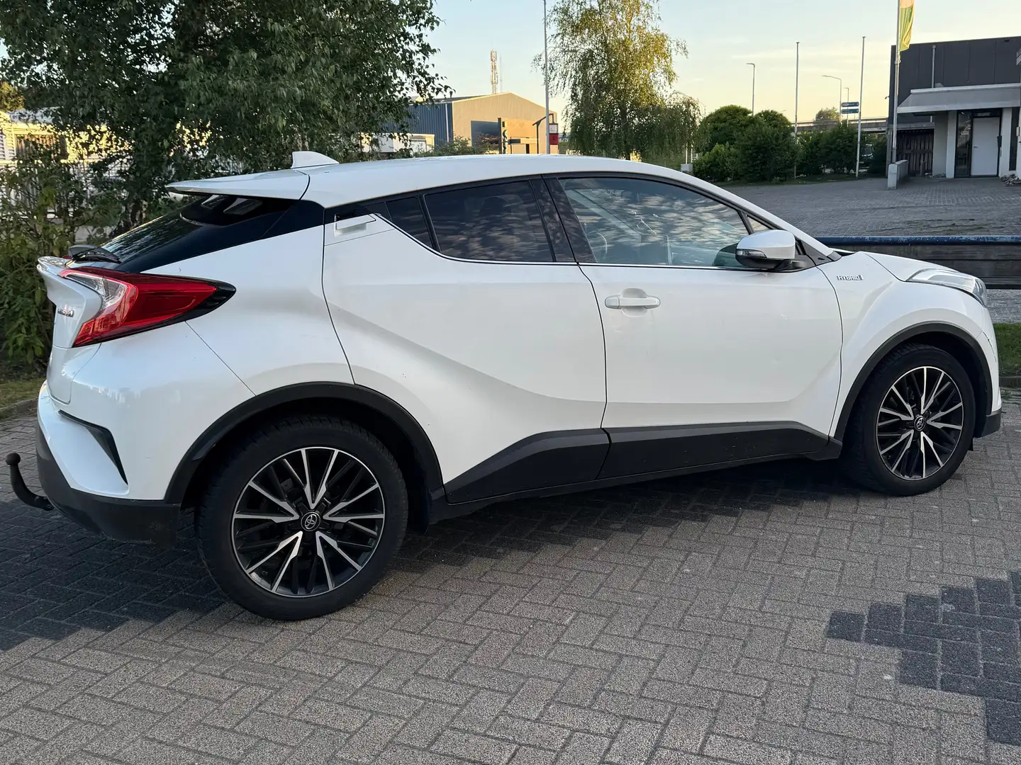 Toyota C-HR C-HR 1.8 Hybrid Dynamic White - 1