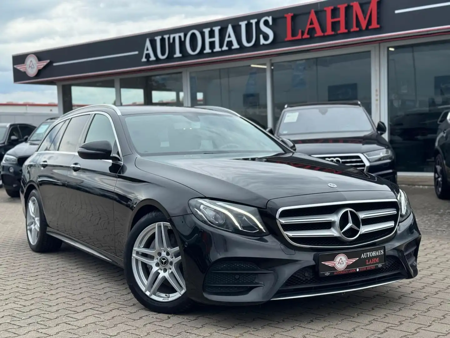 Mercedes-Benz E 300 d T 9G-TRONIC"AMG-LINE"KEYLESS*AHK*KAMERA Schwarz - 1