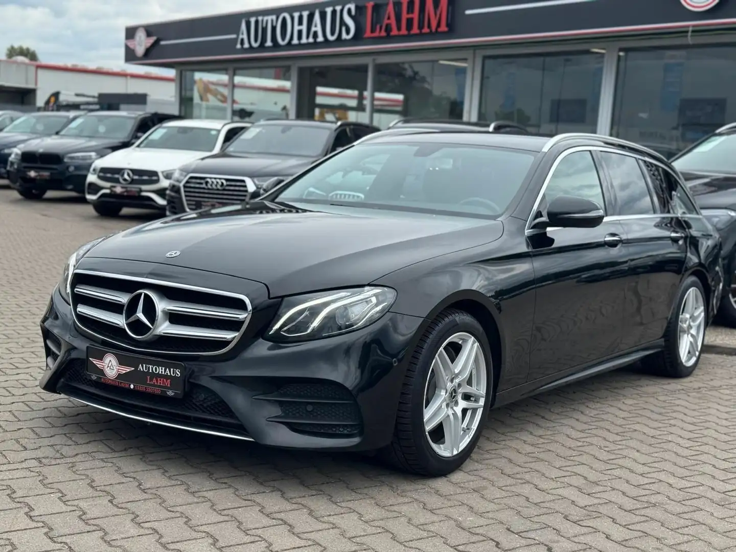 Mercedes-Benz E 300 d T 9G-TRONIC"AMG-LINE"KEYLESS*AHK*KAMERA Schwarz - 2