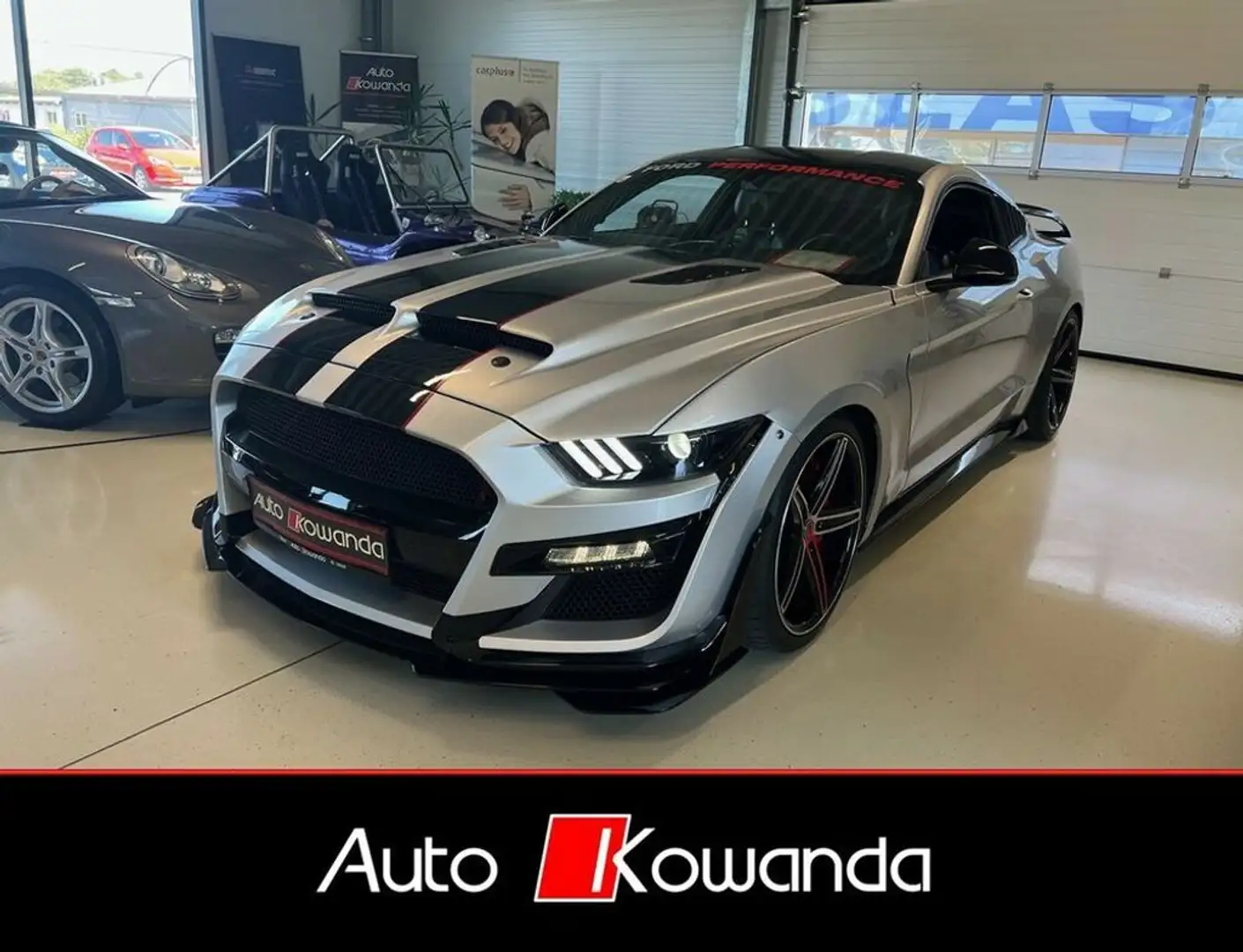 Ford Mustang Coupe Aut. -Absolutes Einzelstück Stříbrná - 1