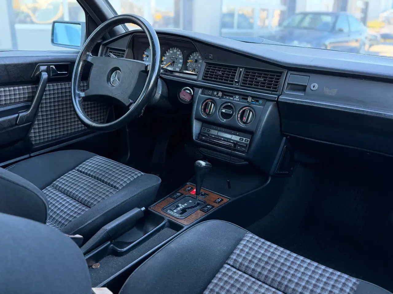 Mercedes-Benz 190 E 2.0 W201 | SPORTLINE | FULL | AUTOMATIK | KLIMA | SHZ | AHK | GERMAN CAR |, foto 9