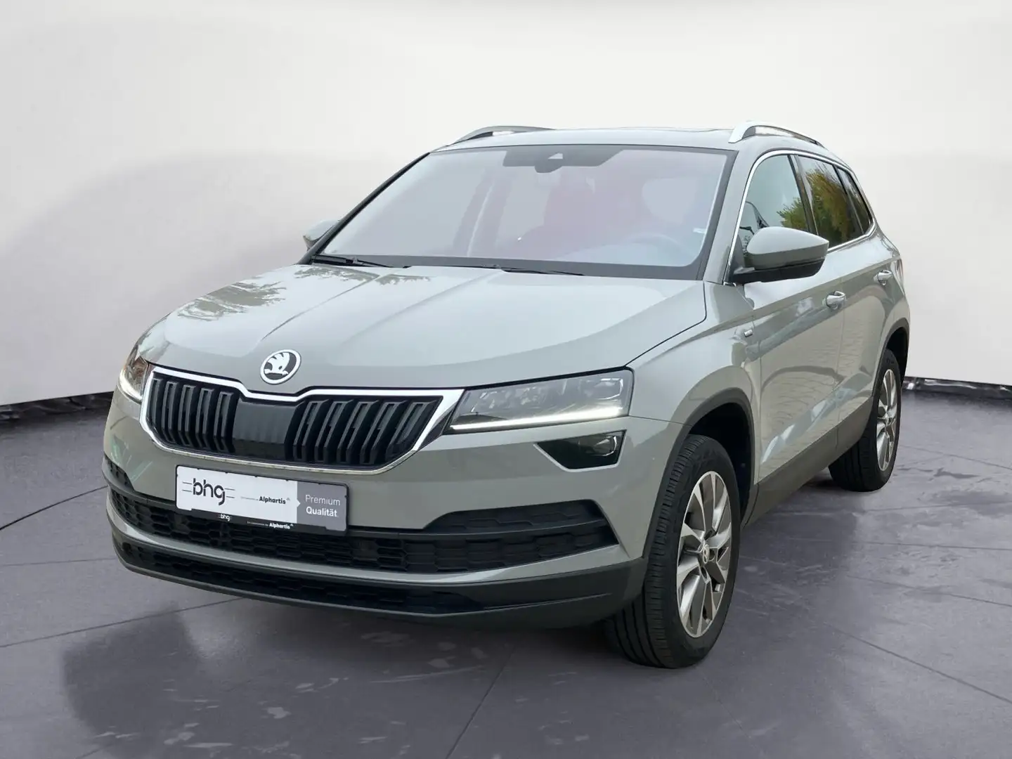 Skoda Karoq 1.5 TSI DSG TOUR TravelAssist ACC PanoDach Gris - 2