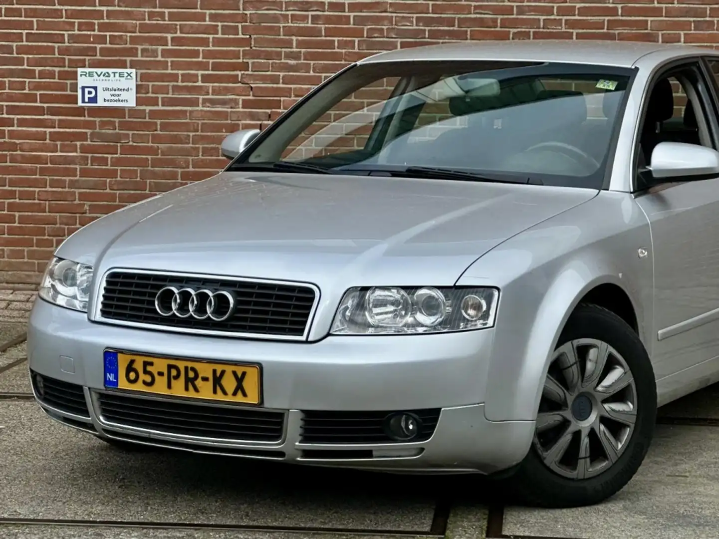 Audi A4 Limousine 1.6 |Airco |Nieuwe APK |CruiseC |NAP Grau - 2