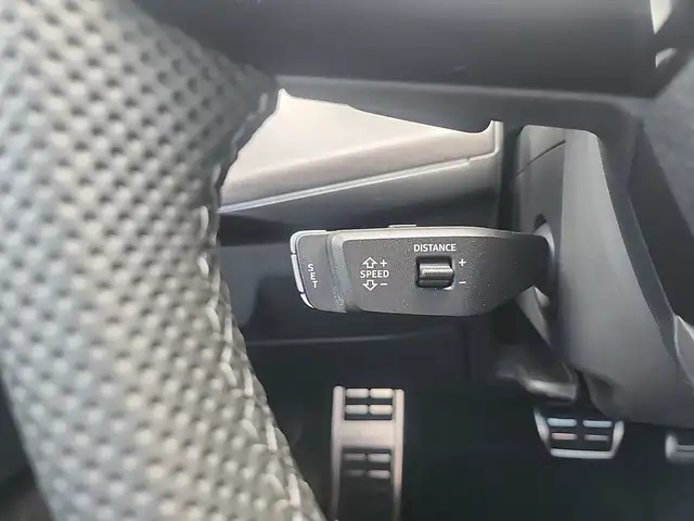 Audi Q3 view 12