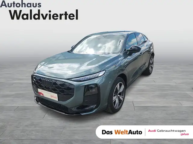Audi Q3 main image