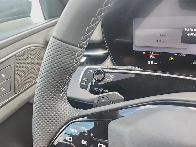 Audi Q3 view 13