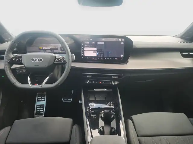 Audi Q3 view 8