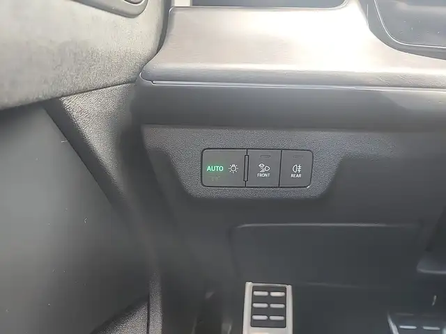 Audi Q3 view 11