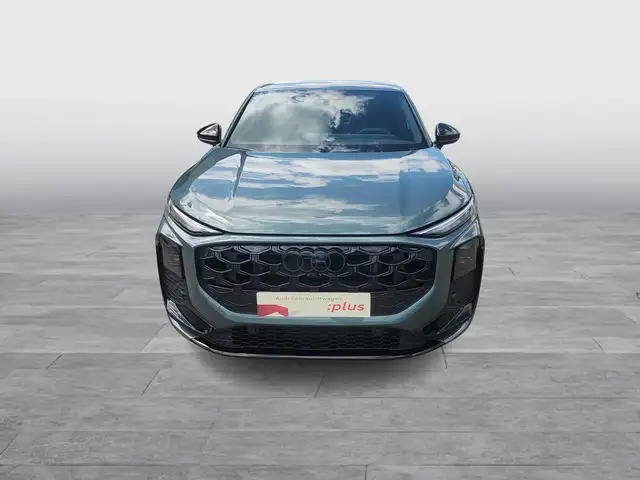 Audi Q3 view 2