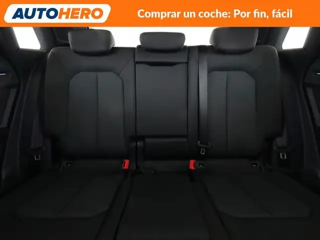 Audi Q3 view 16