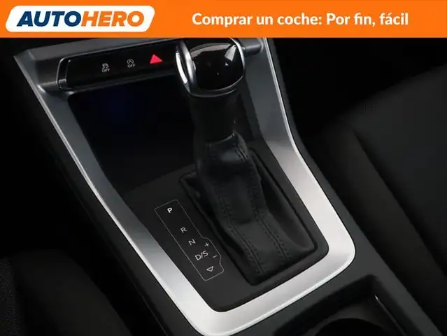 Audi Q3 view 30