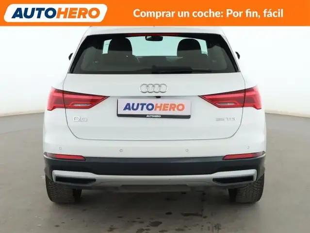 Audi Q3 view 5