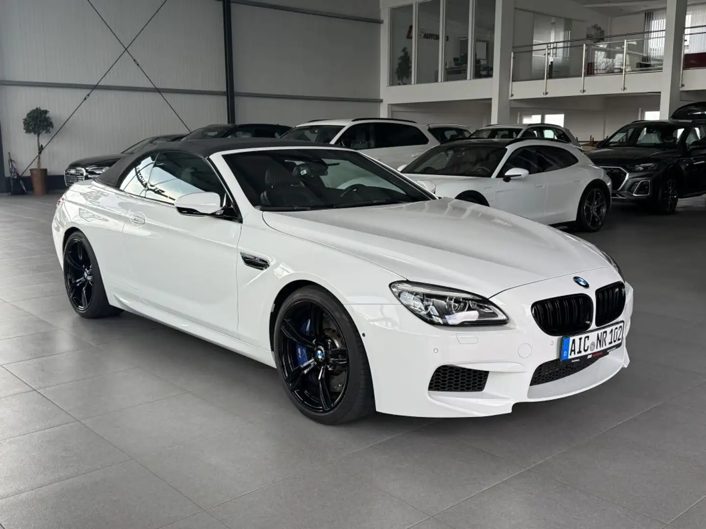 BMW M6 Cabrio WENIG KM 8.000 KM NP146.000 EUR Netto 67.20 - 1