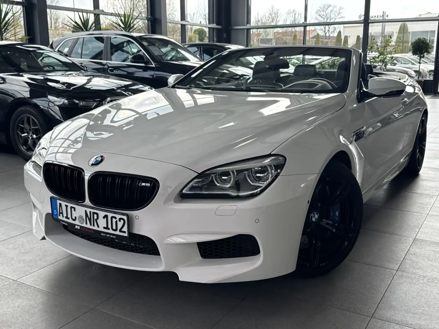 BMW M6 Cabrio WENIG KM 8.000 KM NP146.000 EUR Netto 67.20 - 2