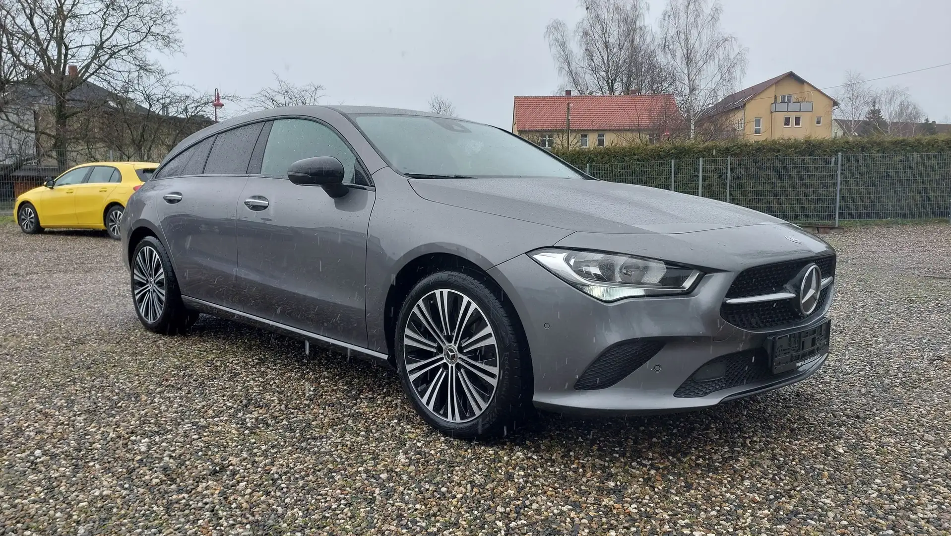 Mercedes-Benz CLA 180 d Shooting Brake Progressive Grau - 2