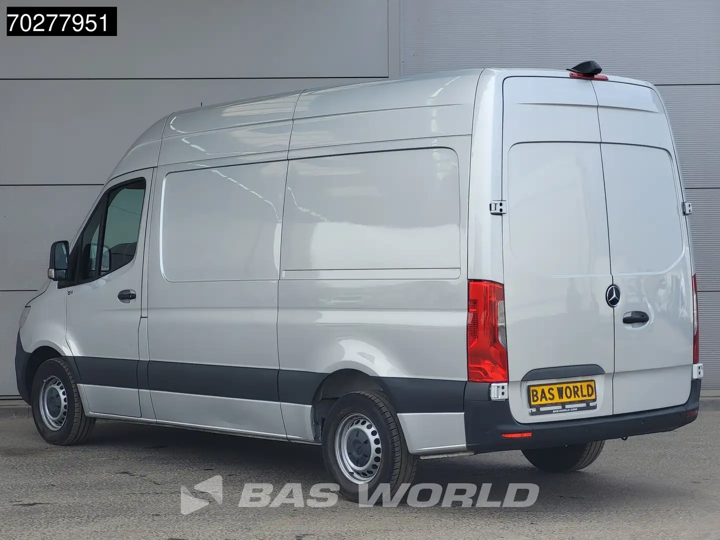 Mercedes-Benz Sprinter 315 CDI Automaat RWD L2H2 Airco Camera MBUX L2 10m Zilver - 2