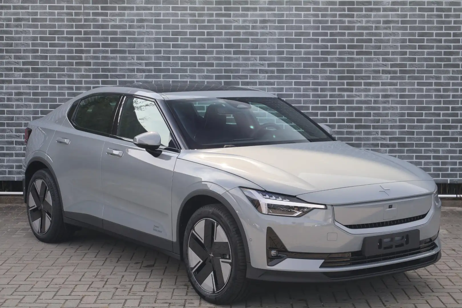 Polestar 2 Standard Range Single Motor Prime 70 kWh Gri - 2