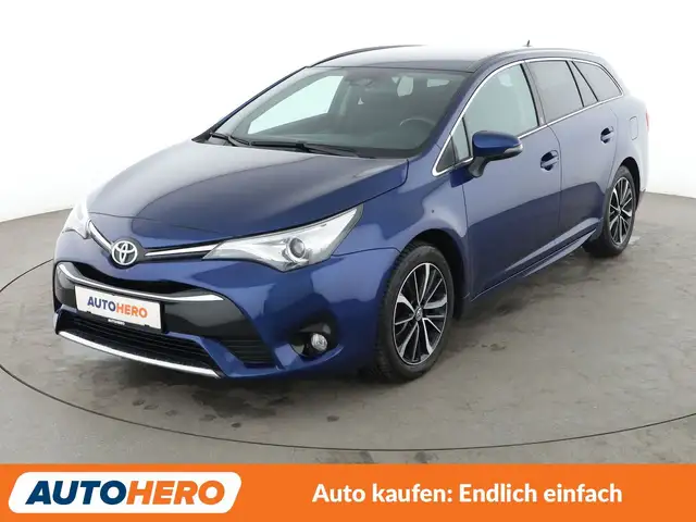 Toyota Avensis 1.8 Team D*NAVI*TEMPO*CAM*SHZ*AHK*