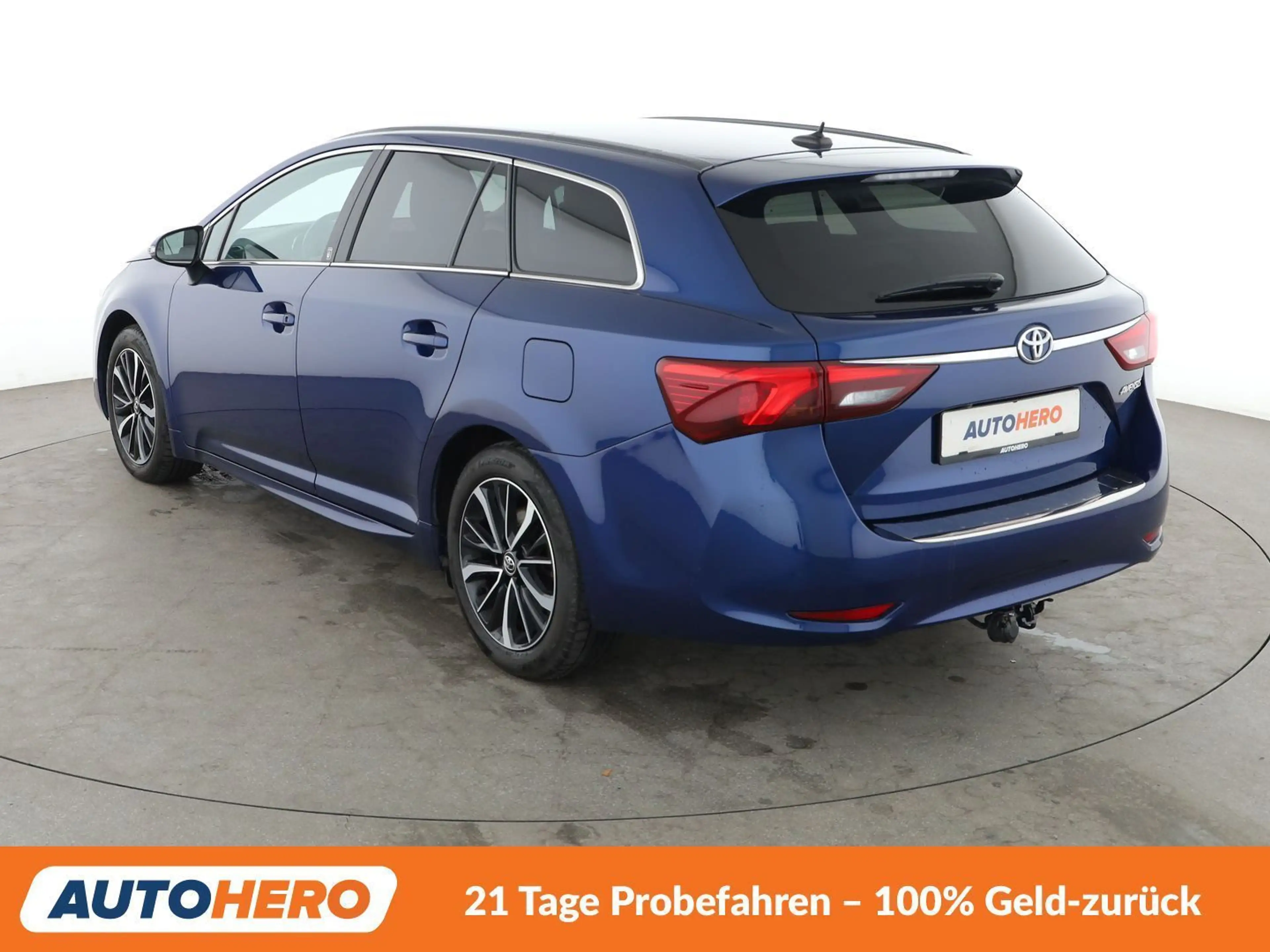 Toyota Avensis 1.8 Team D*NAVI*TEMPO*CAM*SHZ*AHK* — photo 4