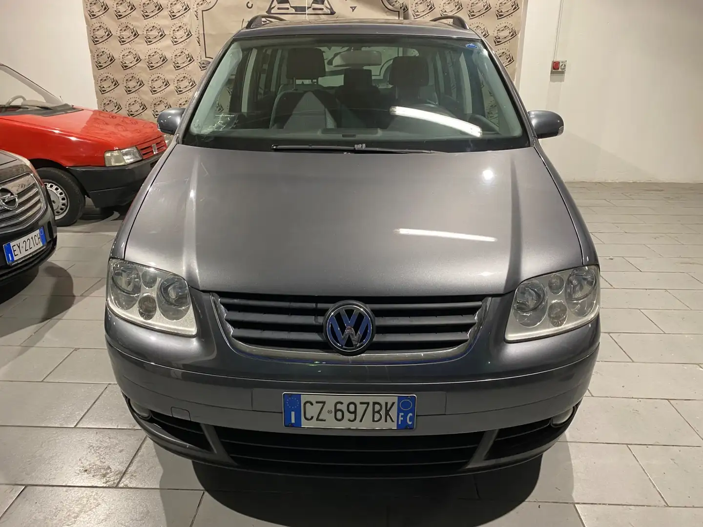 Volkswagen Touran 1.9 TDI 105CV Highline Gris - 2