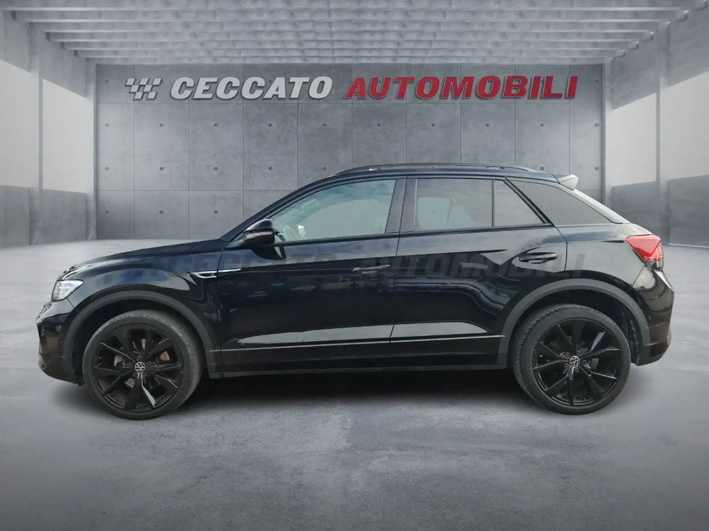 Volkswagen T-Roc I 2022 2.0 tdi R-Line 150cv dsg Zwart - 2