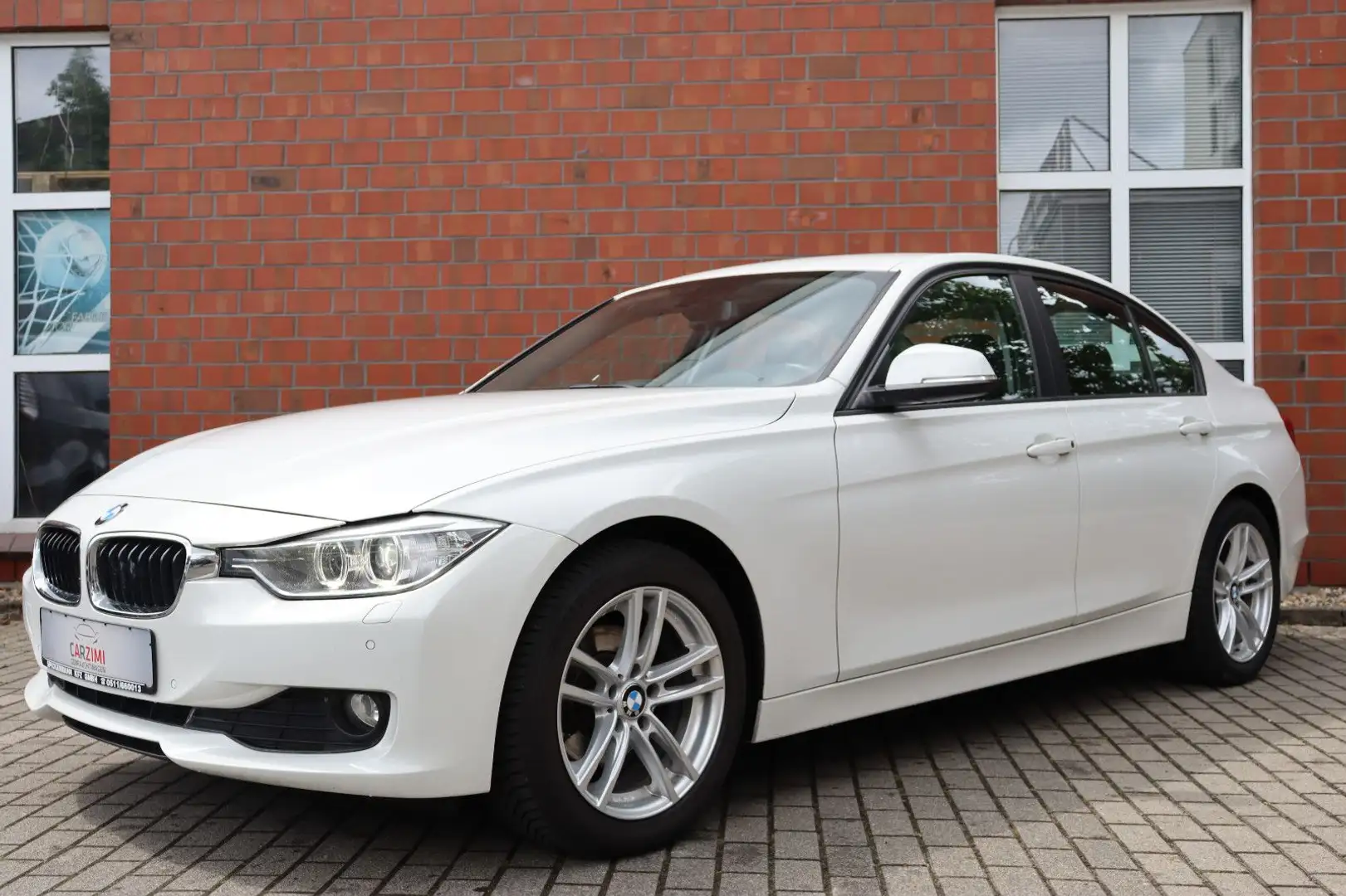 BMW 316 d Lim. Bi-Xenon Navi Weiß - 2
