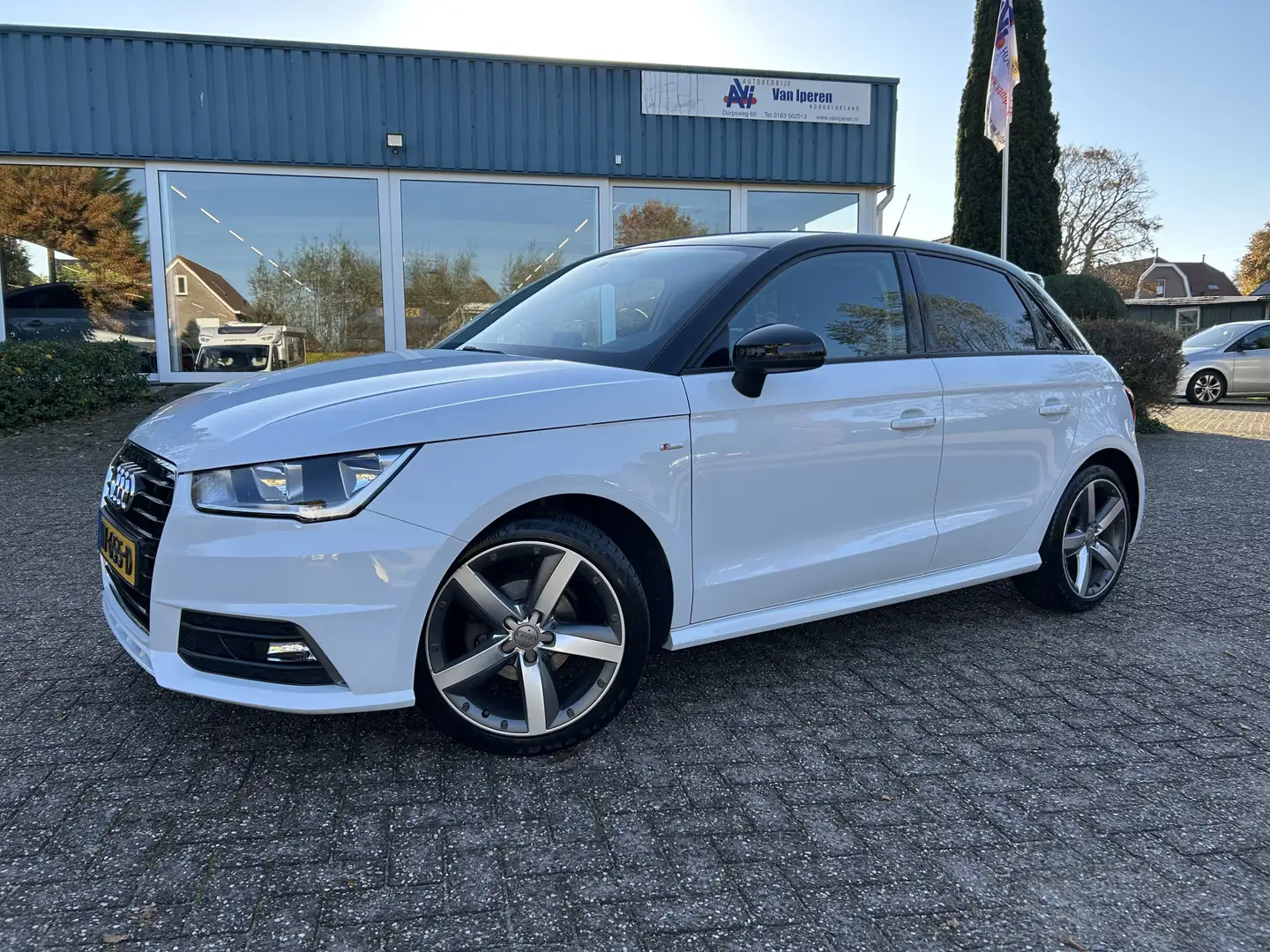 Audi A1 Sportback 1.0 TFSI Adrenalin S-Line Blanc - 1