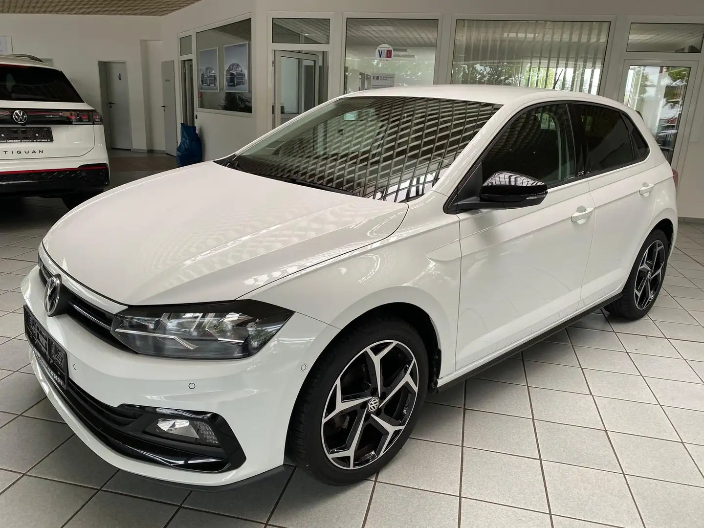 Volkswagen Polo IQ.DRIVE 1.0 TSI*R-LINE* NAVI*ACC*SHZ*KLIMA* Weiß - 1