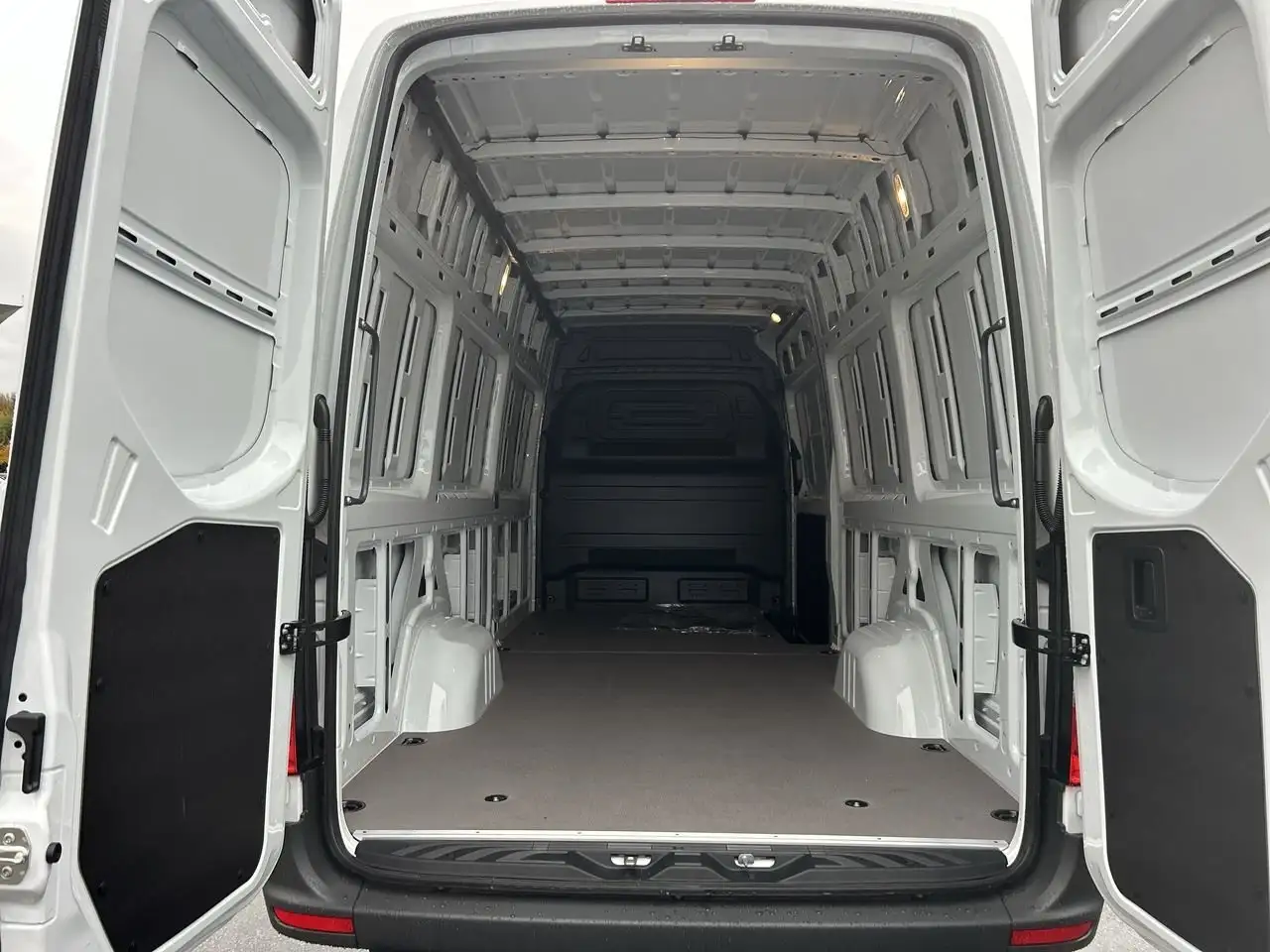 Mercedes-Benz Sprinter снимка Mercedes-Benz Sprinter